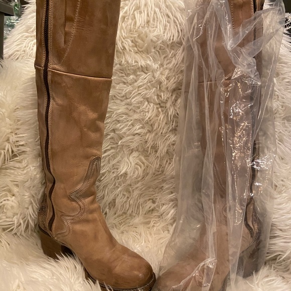 CALGARY Freebird by Steven - Picture 1 of 13